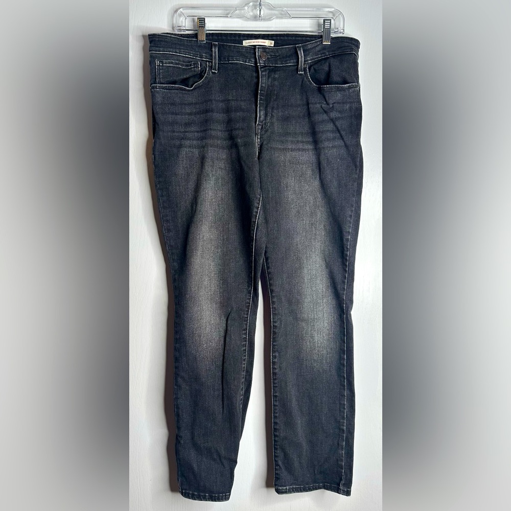 Levi’s Classic Mid Rise.  Women’s Size 16